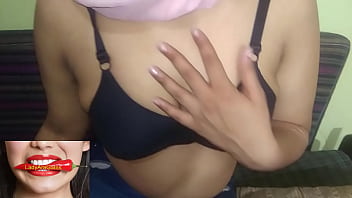 Exposed Indian Beauty Flaunting Her Luscious Curves