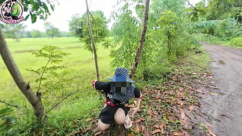Thai Girl Pees In The Woods Then Flashes Her Wet Pussy By The Roadside In 4k