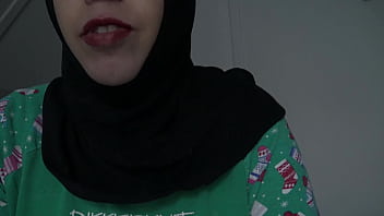Horny Arab Housewife Cheats On Her Cuckold Husband