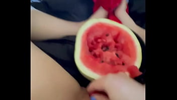 Juicy Watermelon Orgasms: Homemade Saudi Amateur Fucks Her Tight Teen Pussy With Fruit In Kinky La Masturbation Video
